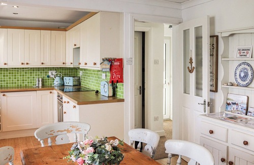 Pentraeth Cottage | Welcoming Cottage with Private Hot Tub for Family Gatherings