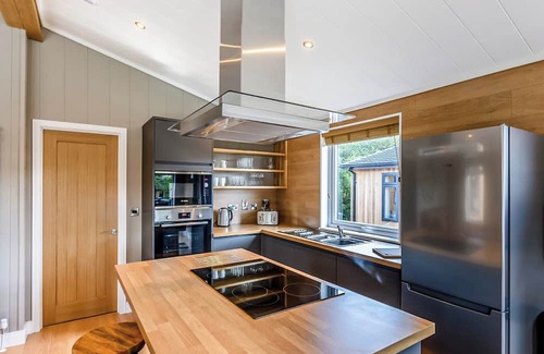 Saintbury Ski Chalet | 3 bedroom accommodation in Snitterfield, Stratford Upon Avon
