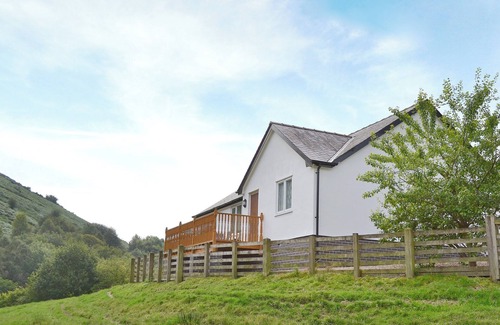 Welshpool Cottage | Family-Friendly 3 Bedroom Stay in Llanfair Caereinion