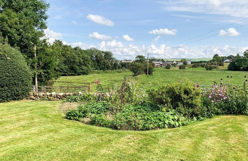 Newbridge Cottage | Serene Country Cottage with Lake Views and Pet-Friendly Perks