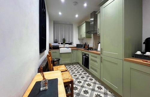 Keighley Cottage | Family-Friendly 3 Bedroom Getaway in Utley, Near Haworth