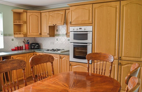 Alford Cottage | Inviting 3 Bedroom Getaway in Sloothby with Ocean Views