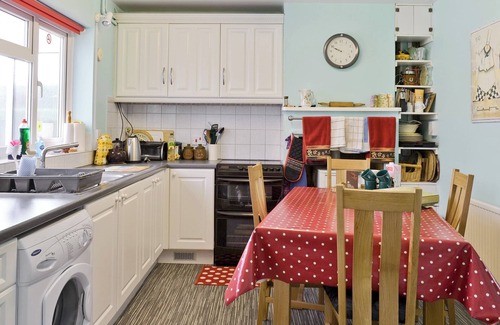 Westleton Cottage | Family-Friendly 3 Bedroom Retreat in Westleton with Ocean Views
