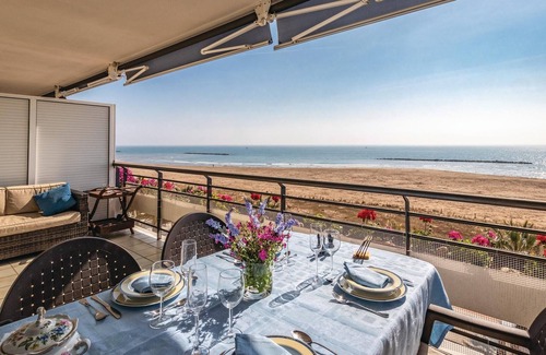 Cubelles Apartment | Ideal 3 Bedroom Getaway in Cubelles with Oceanfront Views