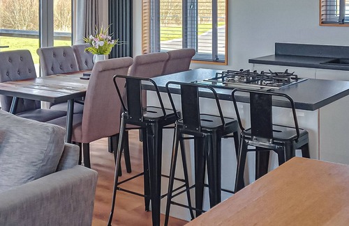 Newbury Ski Chalet | Family-Friendly 3 Bedroom Accommodation in Newbury