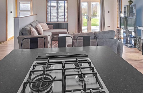 Newbury Ski Chalet | Family-Friendly 3 Bedroom Accommodation in Newbury