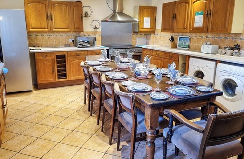 Leek Cottage | Perfect Family Getaway Just Minutes from Alton Towers