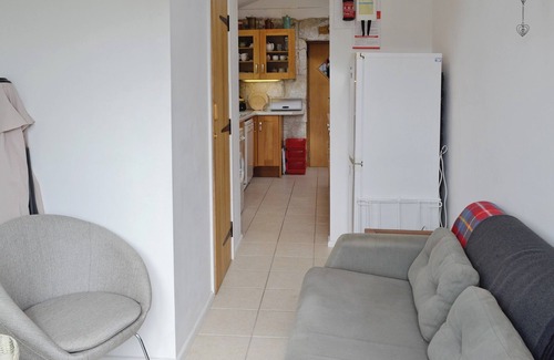 Portland Cottage | Spacious 3 Bedroom Stay in Portland with Ocean View