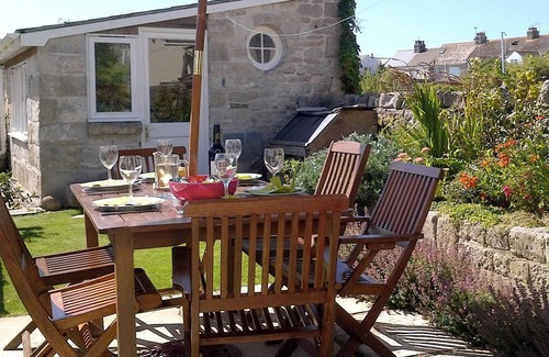 Portland Cottage | Spacious 3 Bedroom Stay in Portland with Ocean View