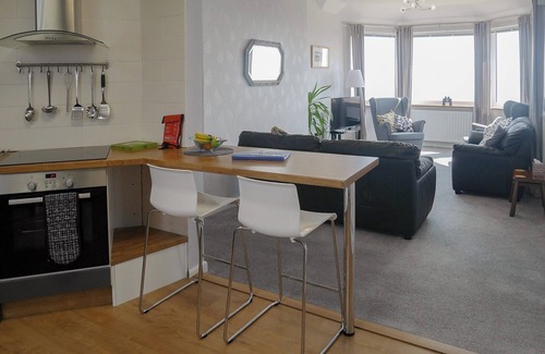 Southwell Cottage | Comfortable 3 Bedroom Retreat in Portland, Near Weymouth