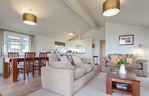 Carnmenellis Ski Chalet | Spacious 3-Bedroom Retreat in Carnmenellis near Falmouth