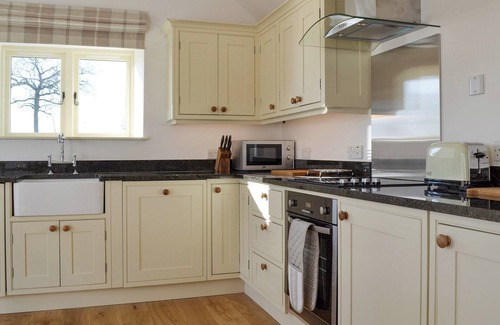 Scawton Cottage | Family-Friendly 3 Bedroom Retreat in Harome, Near Helmsley