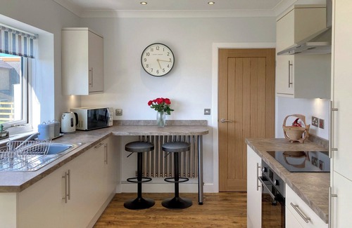 Llanrhidian Higher Cottage | Immaculate 3 Bedroom Retreat in Penclawdd, Near Swansea