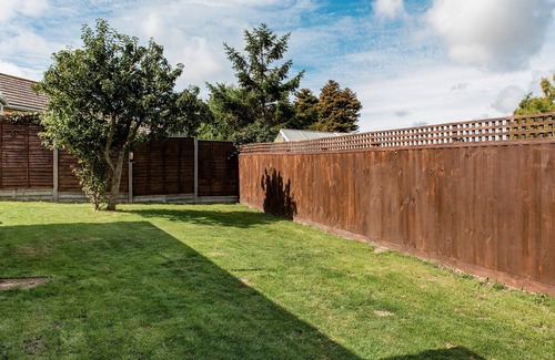Ventnor House | Relaxing 3-Bedroom Retreat in Whitwell Near Ventnor