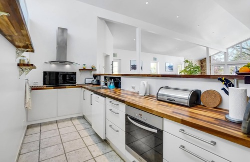 Holbaek House | Spacious 3-Bedroom Retreat with Pool in Holbæk