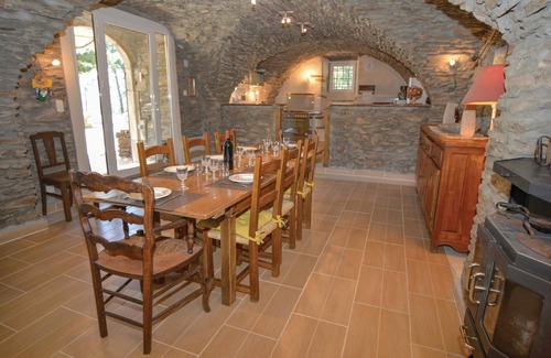 Malbosc House | Spacious 3 Bedroom Accommodation with Pool in Malbosc