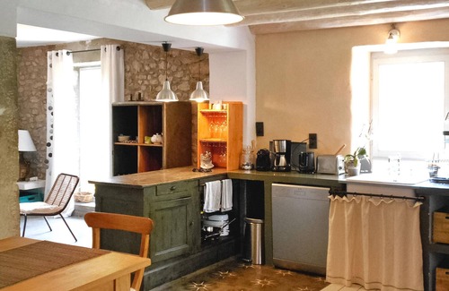 Vinezac House | Outstanding 3 Bedroom Stay with Pool in Vinezac