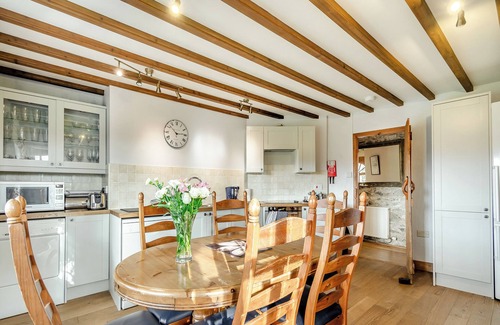St Brides Cottage | Discover 3 Bedroom Oceanfront Accommodation in Cerbid