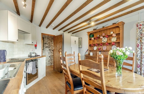 St Brides Cottage | Discover 3 Bedroom Oceanfront Accommodation in Cerbid