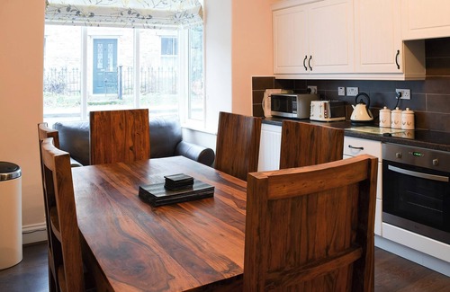 Leyburn Cottage | Three-Bedroom Retreat in West Burton with Lake Views