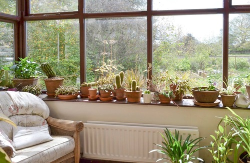 Corney Cottage | Family-Friendly 3 Bedroom Stay in Bootle with Ocean Views