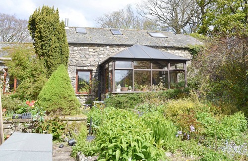 Corney Cottage | Family-Friendly 3 Bedroom Stay in Bootle with Ocean Views
