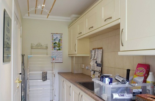 Murthly Cottage | Ideal 3 Bedroom Stay in Dunkeld with Great Amenities