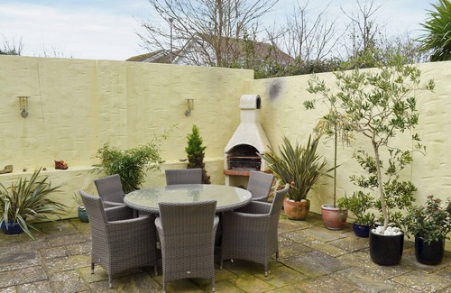 Crantock Cottage | Explore Crantock: 3 Bedroom Oceanfront Retreat with Views