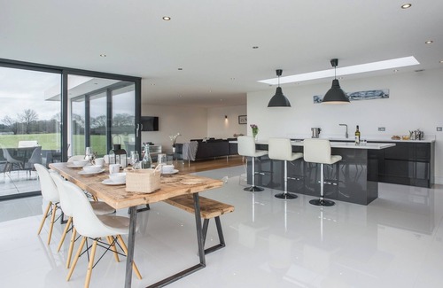 Roughton Cottage | Family-Friendly 3 Bedroom Retreat in Roughton, Near Cromer