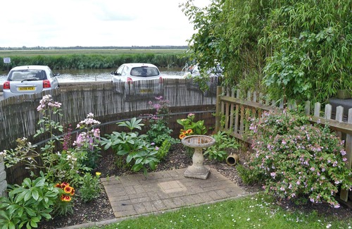 Reedham Cottage | Family-Friendly 3 Bedroom Retreat in Reedham, Near Acle
