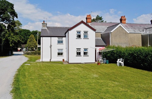 Bishopston Cottage | Family-Friendly 3 Bedroom Retreat in Murton, Near Swansea