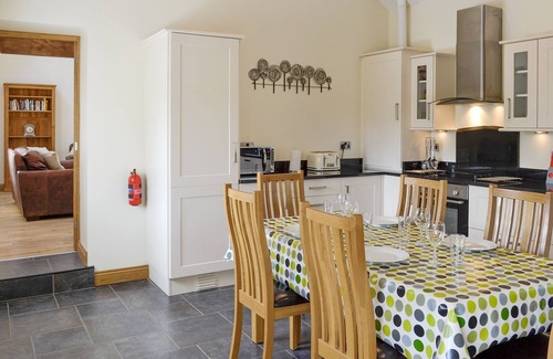 Llanrhychwyn Cottage | Family-Friendly 3-Bedroom Stay in Llanrhychwyn, Trefriw