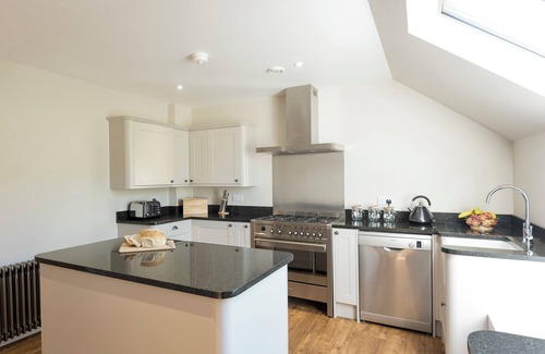 Ventnor Cottage | Top-Rated 3 Bedroom Oceanfront Stay in Ventnor