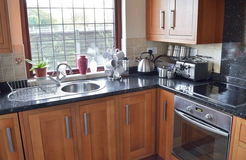 Wrightington Cottage | Ideal 1930's Retreat to Explore North West Attractions