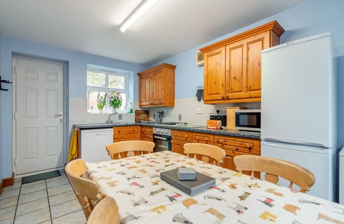 Huntington Cottage | Spacious 3-Bedroom Accommodation in York with Breakfast