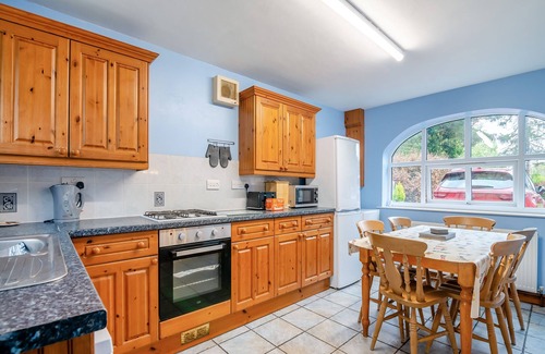 Huntington Cottage | Spacious 3-Bedroom Accommodation in York with Breakfast