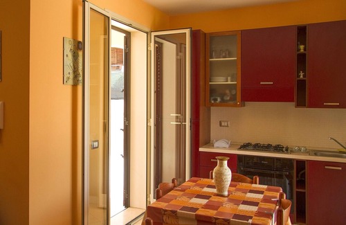 Fondo Morte House | Relaxing 3 Bedroom Accommodation with Ocean Views in Noto