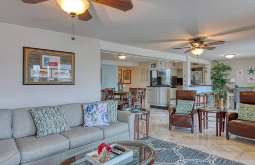 Palm Harbor House | Beautiful 3/3 at Casa Ahoy with Private Fishing Dock