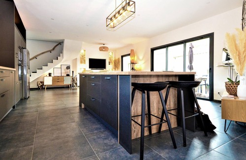 Montfavet House | Relax in Your Own Private Pool Vacation Home Retreat