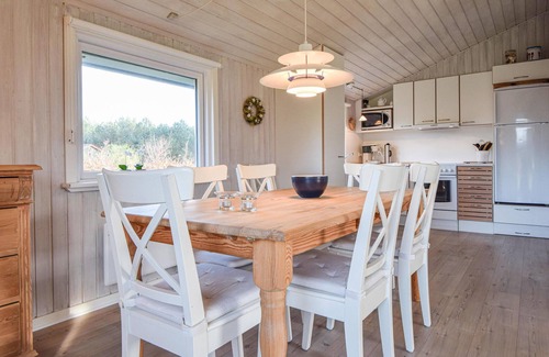Blavand Strand House | Spacious 3 Bedroom Retreat in Blåvand with Oceanfront Views
