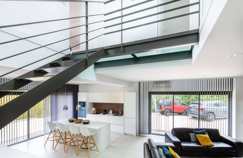 Allauch House | Embrace Relaxation at Architect's Villa with Pool & Garden