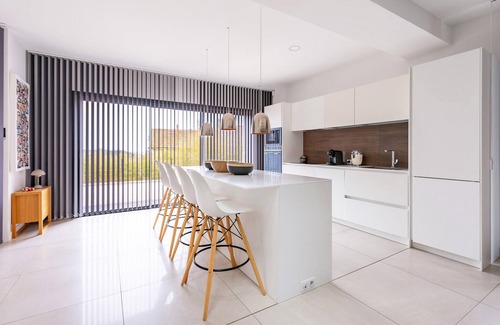 Allauch House | Embrace Relaxation at Architect's Villa with Pool & Garden