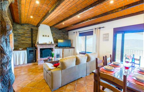 El Gastor House | Family-Friendly 3 Bedroom Home with Pool in El Gastor