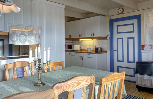 Smøla House | Ideal 3 Bedroom Accommodation with Ocean Views in Smøla