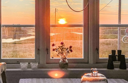 Smøla House | Ideal 3 Bedroom Accommodation with Ocean Views in Smøla