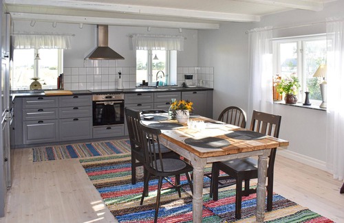 Vollsjo House | Family-Friendly 3 Bedroom Retreat in Vollsjö with Lake Views