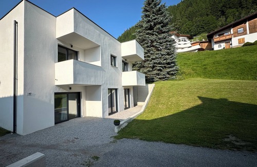 Arzl im Piztal Apartment | 3-bedroom apartment in Arzl im Pitztal with WiFi HOCHZEIGER SKIGEBIET