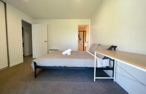 Kingston House | Family-Friendly 3 Bedroom Apartment in Kingston