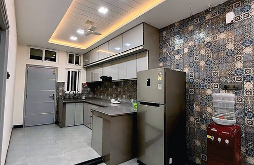 Hyderabad Apartment | 3-bedroom apartment in welcoming Hyderabad with AC, WiFi. Enjoy your stay