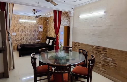 Delhi Apartment | Central Delhi 3 Bedroom Apartment Near Major Attractions